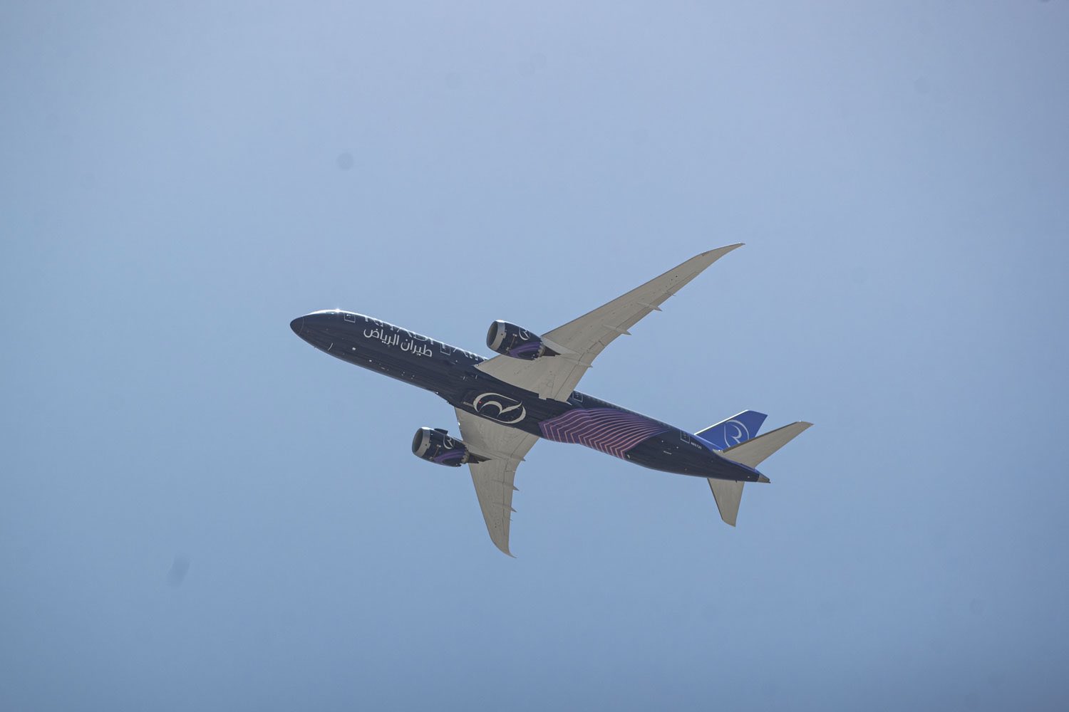 طورة تظهر طائرة طيران الرياض تحلق لأول مرة فوق العاصمة