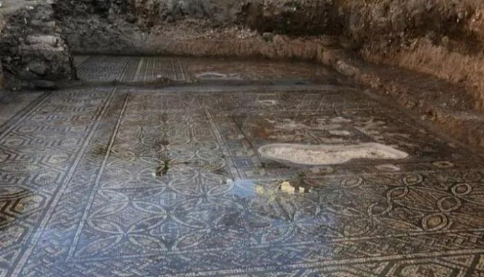 اكتشاف لوحة فسيفساء من العصر الروماني في سوريا 