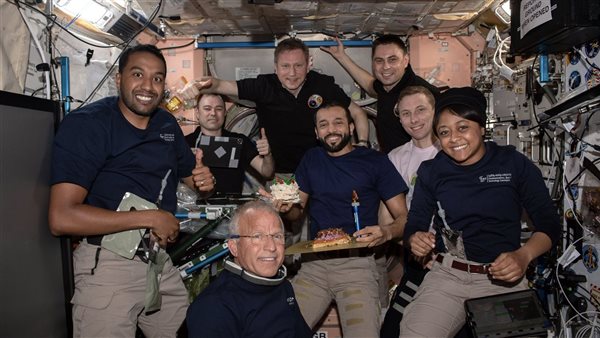 عيد ميلاد في الفضاء